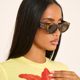Rectangle Shape Side Logo Thick Frame Sunglasses In Leopard Print Rectangle Shape Side Logo Thick Frame Sunglasses In Leopard Print