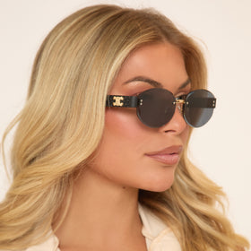 Oval Shaped Side Logo Detail Sunglassed In Black Oval Shaped Side Logo Detail Sunglassed In Black