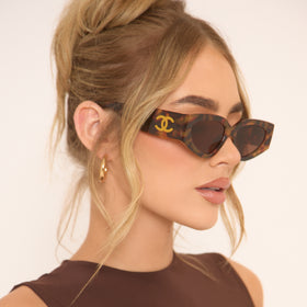 Side Logo Detail Angular Shaped Chunky Frame Sunglasses In Leopard Print Side Logo Detail Angular Shaped Chunky Frame Sunglasses In Leopard Print