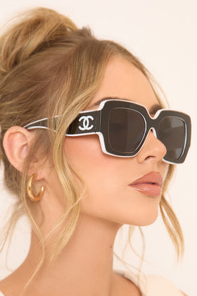 Side Logo Detail White Trim Oversized Sunglasses In Black
