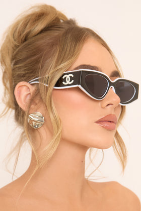 Side Logo Detail White Trim Chunky Sunglasses In Black
