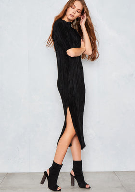 Mariela Black Crinkle Midi Dress